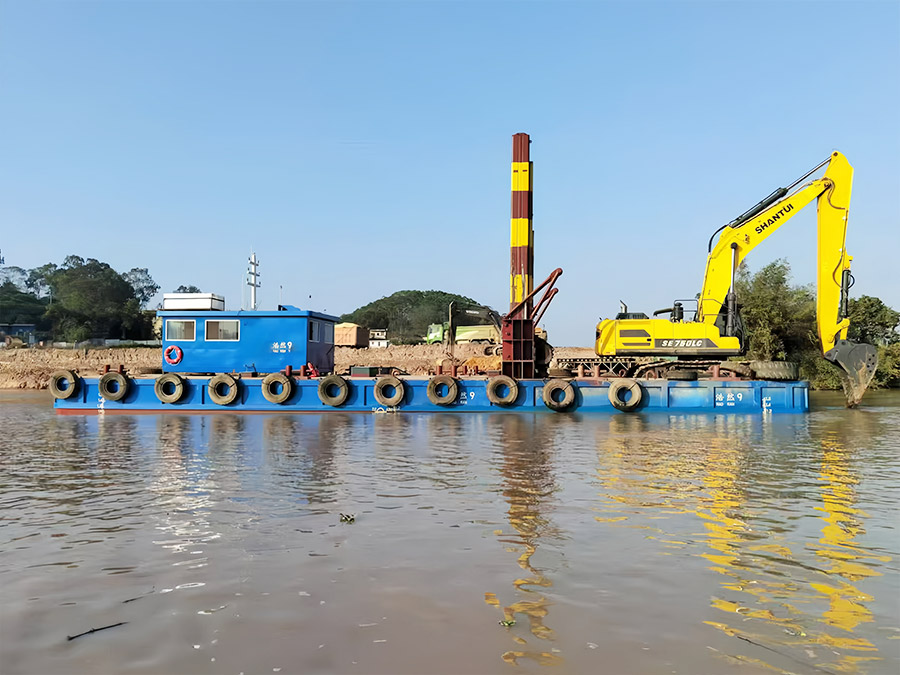 挖掘机浮船现场案例